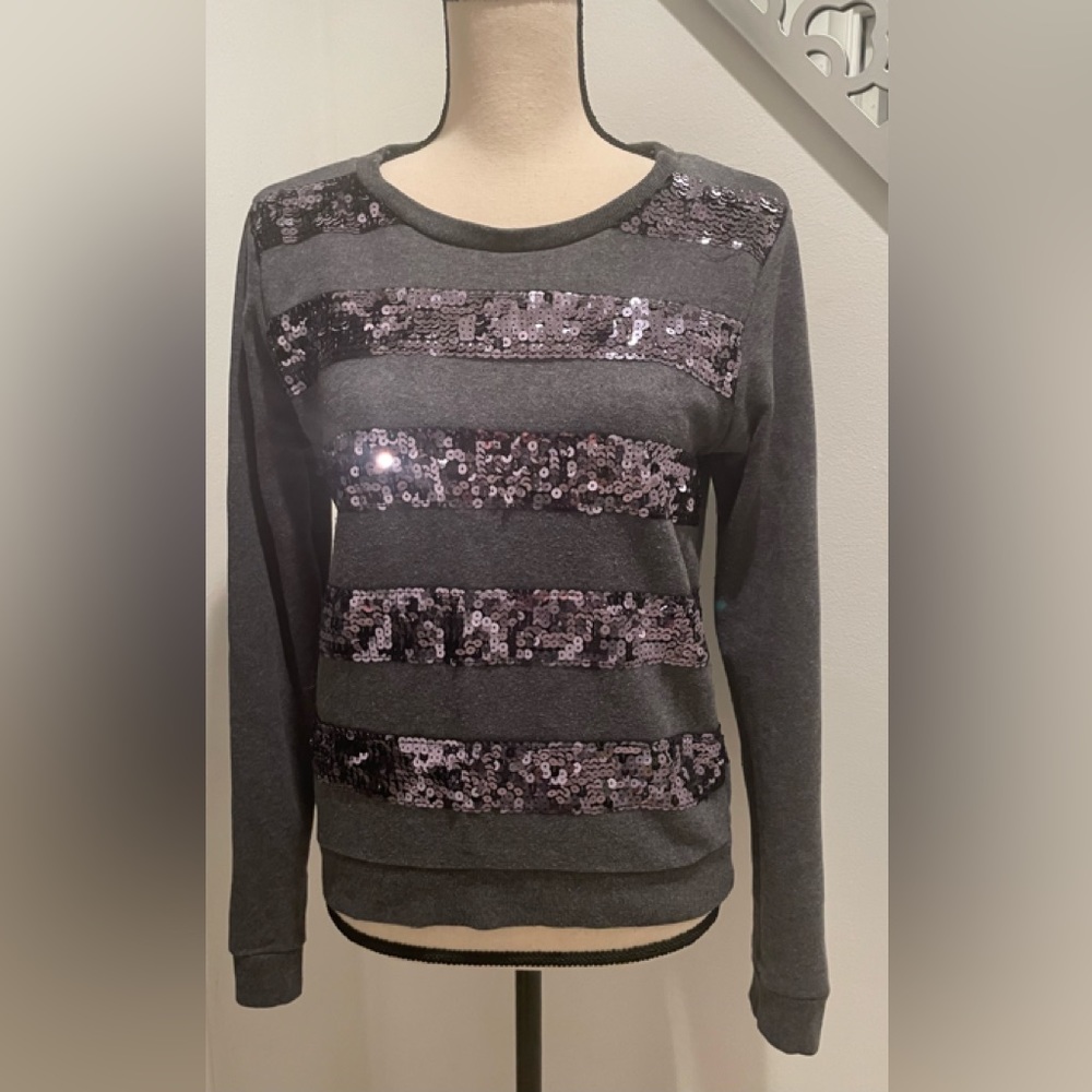 FOREVER 21 LONG SLEEVE GREY SEQUINS STRIPE CREW NECK  SIZE LARGE COTTON MIX